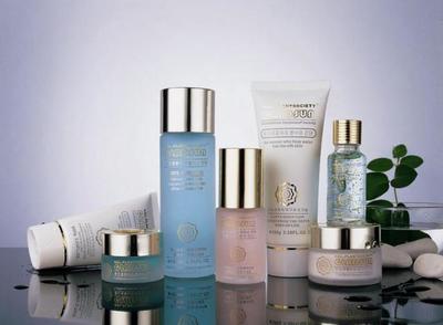 瑞士化妝品一般貿(mào)易進(jìn)口報(bào)關(guān)清關(guān)全流程解析及批發(fā)業(yè)務(wù)指南